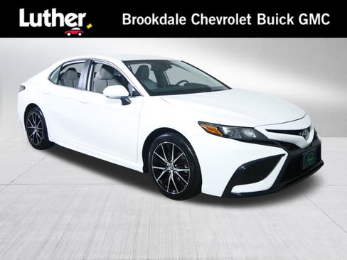 Used 2024 Toyota Camry SE FWD image 1