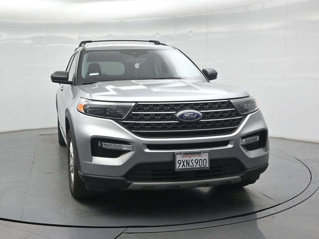 Used 2024 Ford Explorer XLT w/ Equipment Group 202A AWD/4WD image 54
