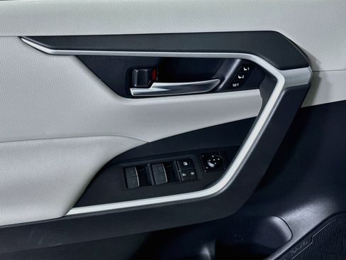 Certified 2022 Toyota RAV4 XLE Premium AWD/4WD image 17