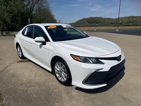 Used 2024 Toyota Camry LE FWD image 3