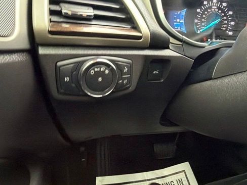 Used 2016 Ford Fusion SE w/ Equipment Group 202A FWD image 28