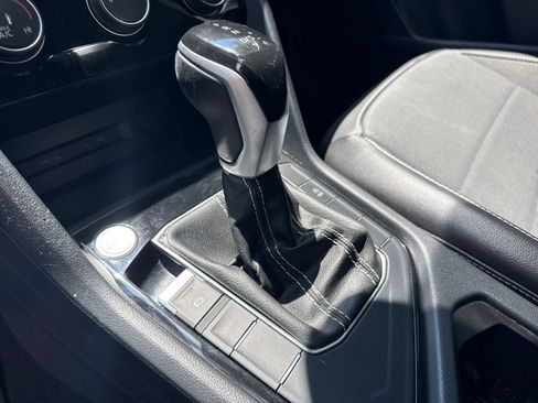 Certified 2023 Volkswagen Taos SE w/ Black Wheel Package FWD image 25