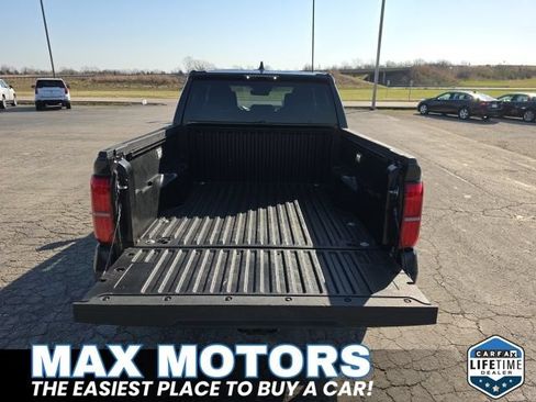 Used 2025 Toyota Tacoma TRD Off-Road AWD/4WD image 9
