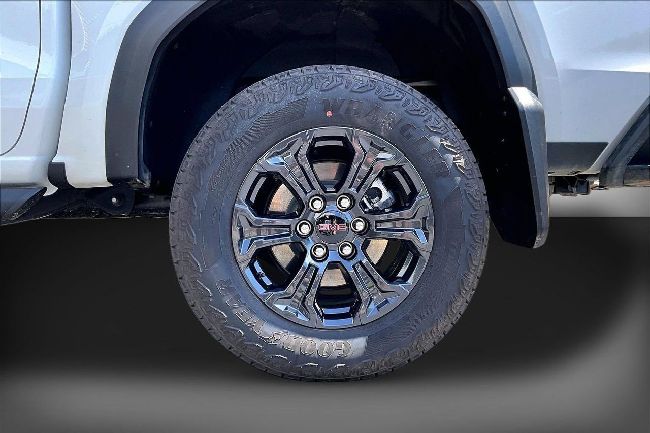 Used 2025 GMC Canyon Elevation w/ Convenience Package RWD image 33