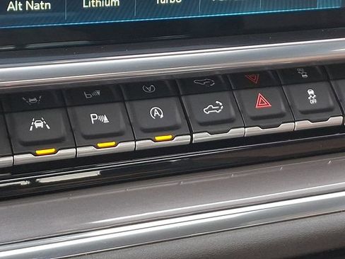 Used 2023 Chevrolet Silverado 1500 High Country image 30