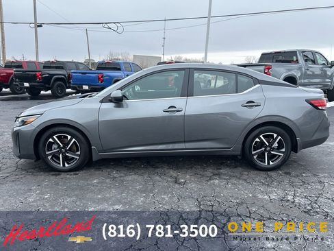 Used 2024 Nissan Sentra SV image 8