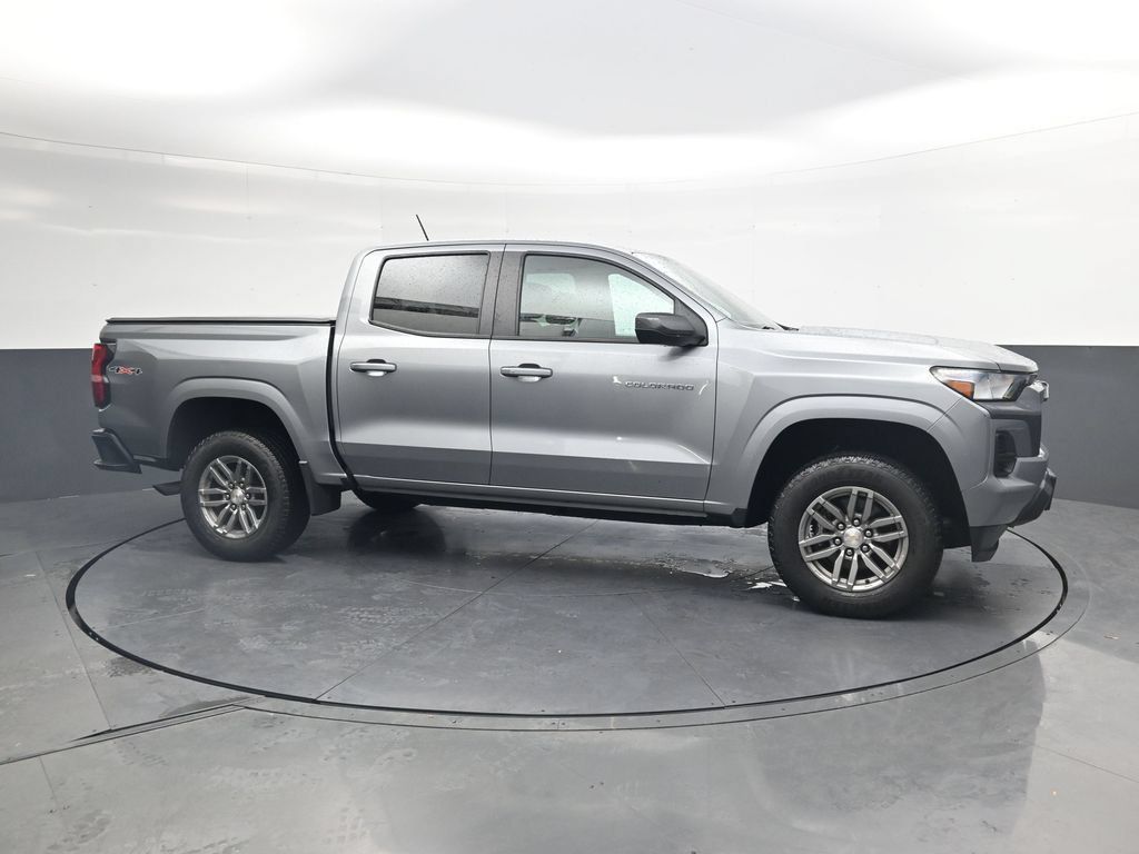 Used 2023 Chevrolet Colorado LT AWD/4WD image 4