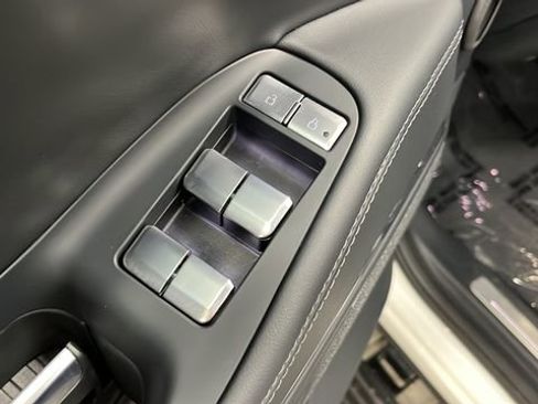 Used 2025 Lincoln Navigator Reserve image 20