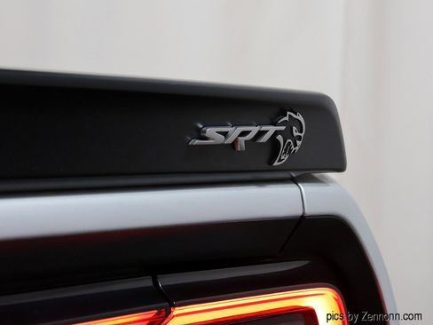 Used 2021 Dodge Challenger SRT Hellcat image 11