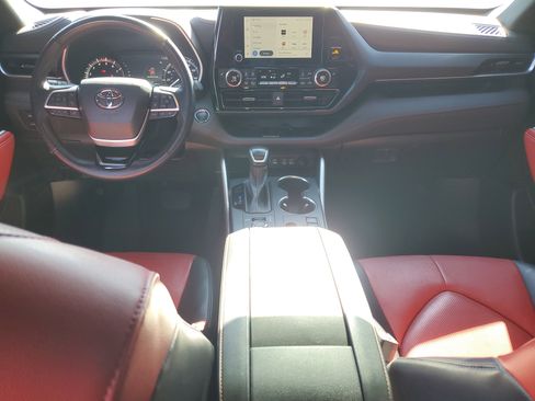 Used 2023 Toyota Highlander XSE image 14
