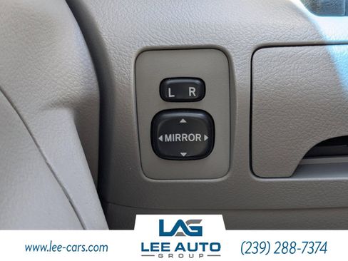 Used 2011 Toyota Camry LE image 17