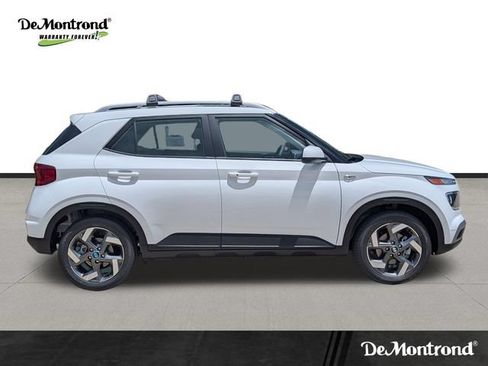 New 2026 Hyundai Venue SEL FWD image 4