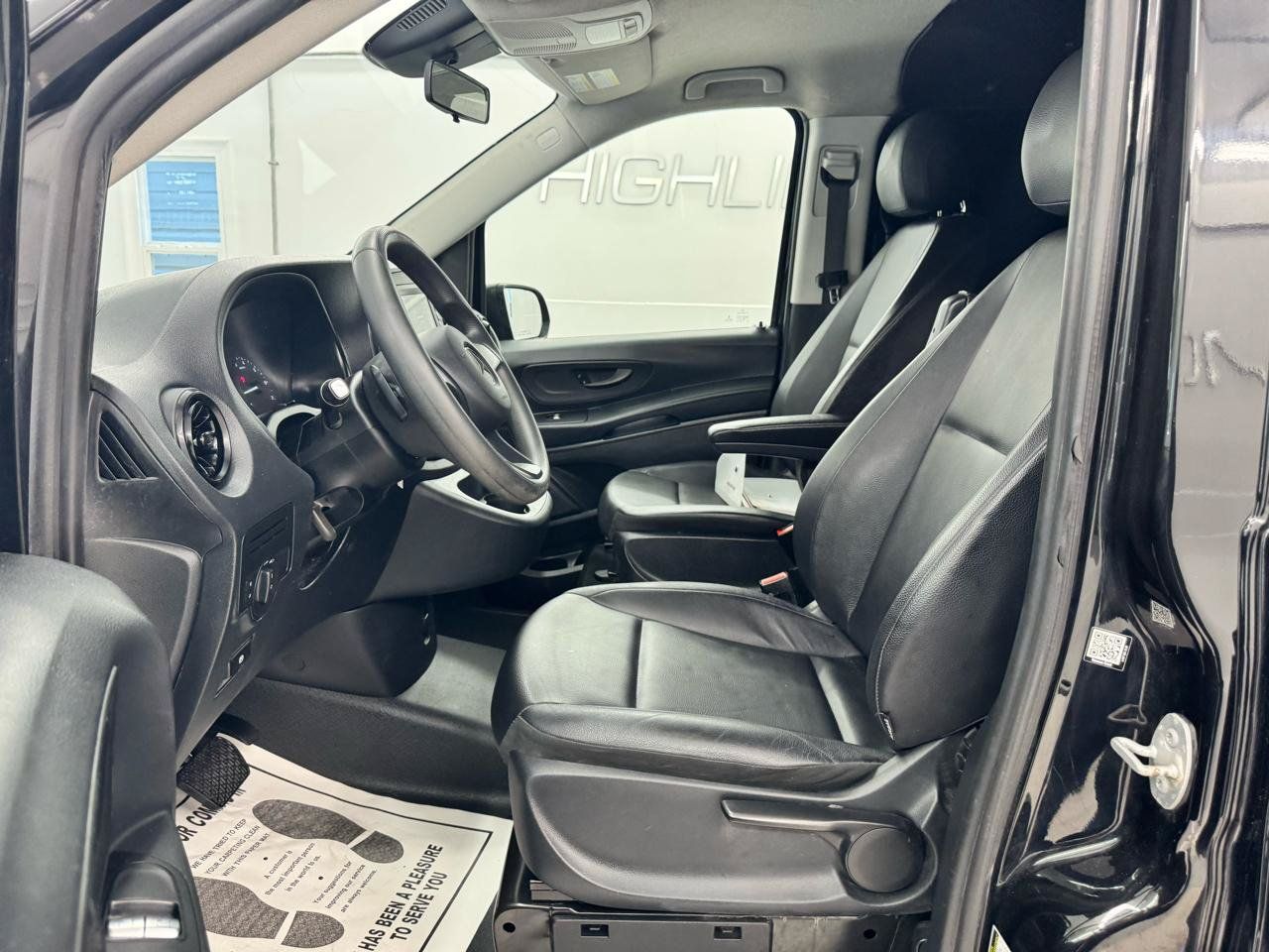 Used 2022 Mercedes-Benz Metris image 9