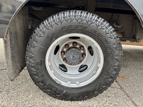 Used 2022 GMC Sierra 3500 SLE w/ SLE Convenience Package image 17