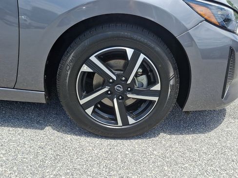 Used 2024 Nissan Sentra SV FWD image 8