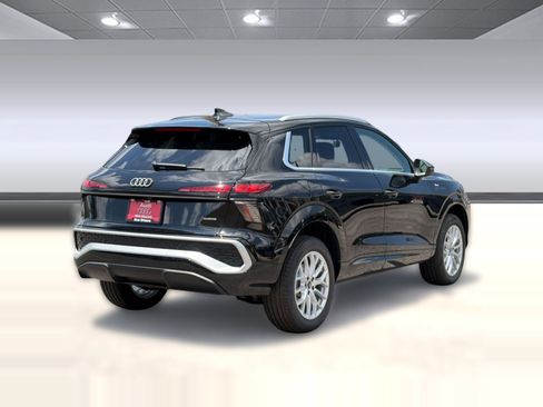 New 2026 Audi Q3 quattro 2.0T AWD/4WD image 6