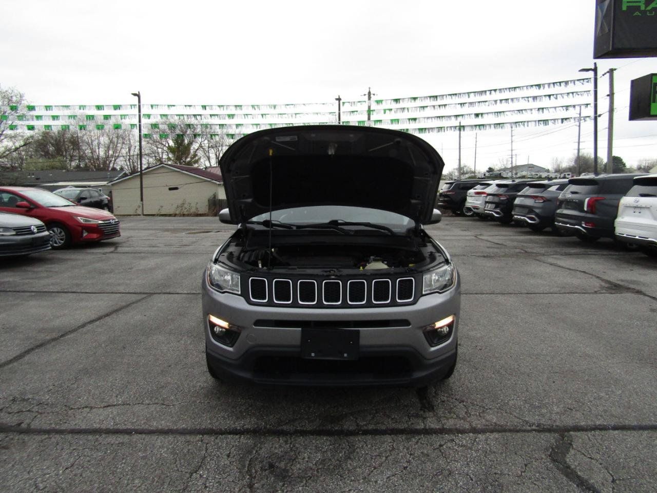 Used 2018 Jeep Compass Latitude w/ Popular Equipment Group FWD image 24