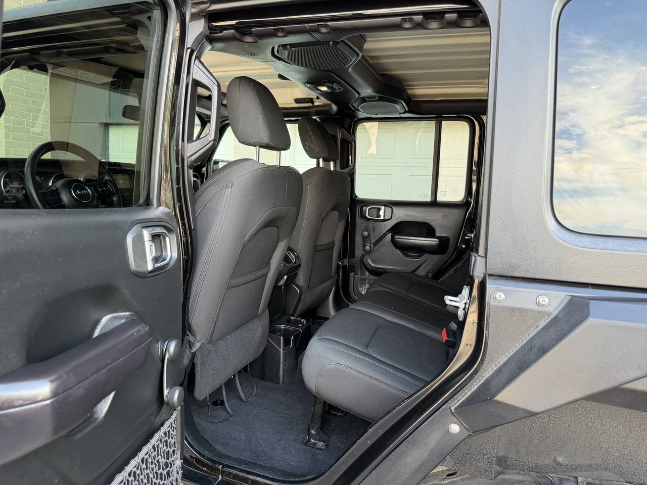 Used 2018 Jeep Wrangler Unlimited Sport AWD/4WD image 28