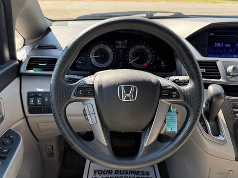 Used 2013 Honda Odyssey EX image 17