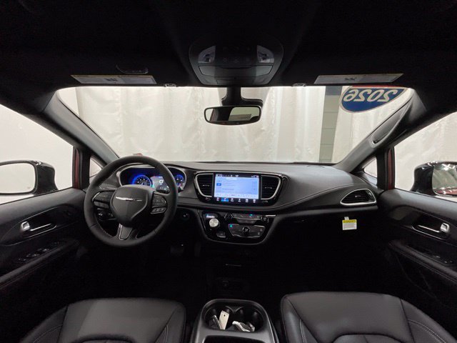 New 2026 Chrysler Pacifica Select w/ S Appearance Package FWD image 16
