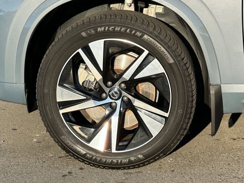 Used 2022 Volvo XC90 T8 R-Design image 11