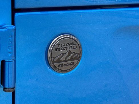 New 2025 Jeep Gladiator Sport image 6