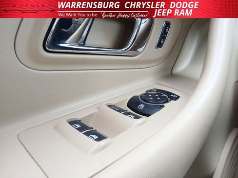 Used 2015 Ford Taurus SEL image 22