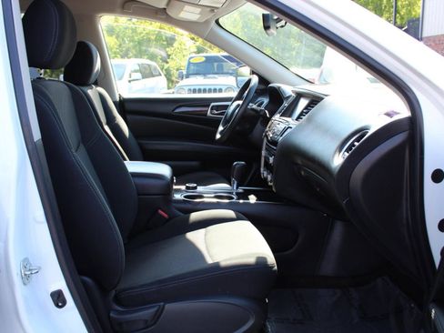 Used 2020 Nissan Pathfinder SV AWD/4WD image 11
