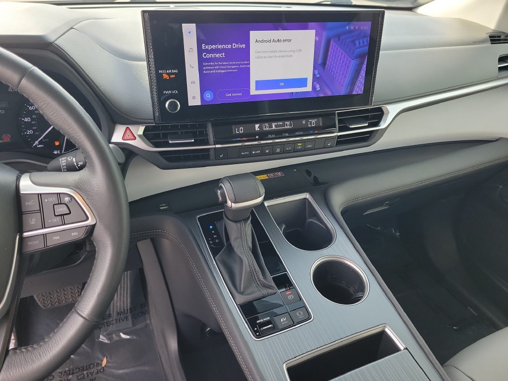 Used 2025 Toyota Sienna XLE FWD image 22