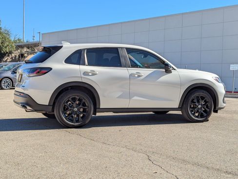 Used 2024 Honda HR-V Sport image 4