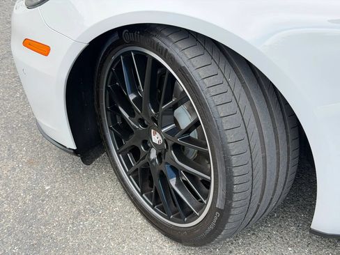 Used 2020 Porsche Panamera image 13