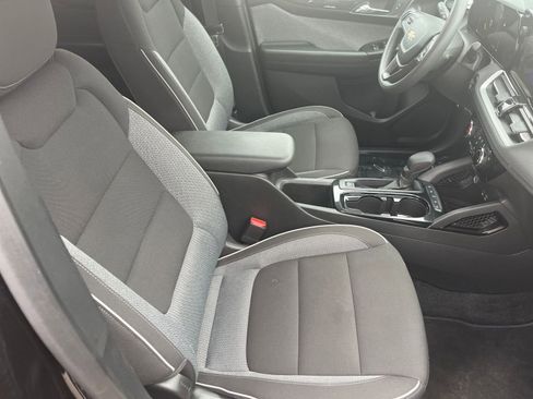 Used 2025 Chevrolet TrailBlazer LT FWD image 35