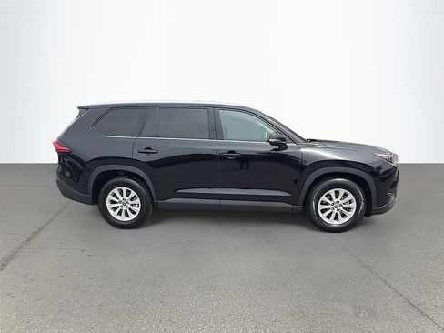 Used 2024 Toyota Grand Highlander FWD image 3