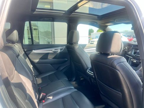 Used 2023 Cadillac XT6 Luxury AWD/4WD image 30