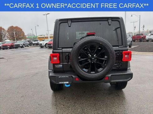 Used 2023 Jeep Wrangler Unlimited Sahara w/ Cold Weather Group image 10