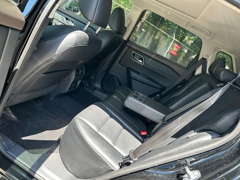 Used 2021 Nissan Rogue SV w/ Premium Package FWD image 27