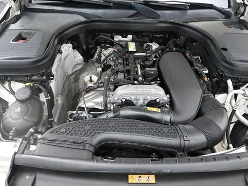 Used 2021 Mercedes-Benz GLC 300 image 22