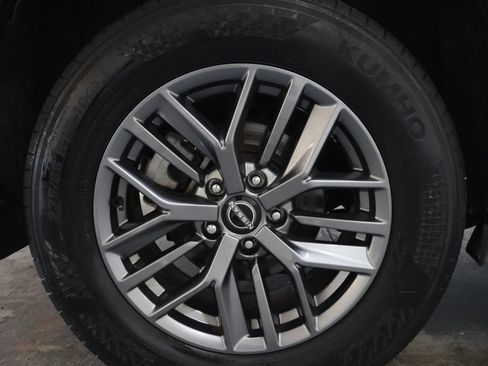 Used 2023 Nissan Rogue S AWD/4WD image 32