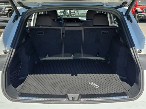 Used 2025 Audi Q5 Premium AWD/4WD image 12