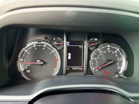 Certified 2023 Toyota 4Runner TRD Off-Road Premium w/ Moonroof Package AWD/4WD image 34