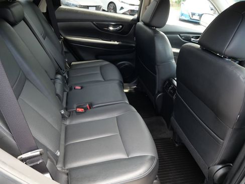 Used 2018 Nissan Rogue SL w/ Premium Package AWD/4WD image 24