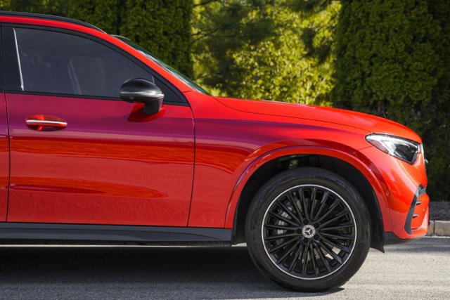 Used 2023 Mercedes-Benz GLC 300 w/ AMG Line image 10