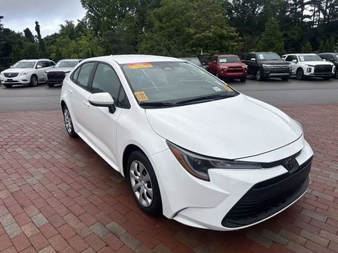 Used 2024 Toyota Corolla LE FWD image 19