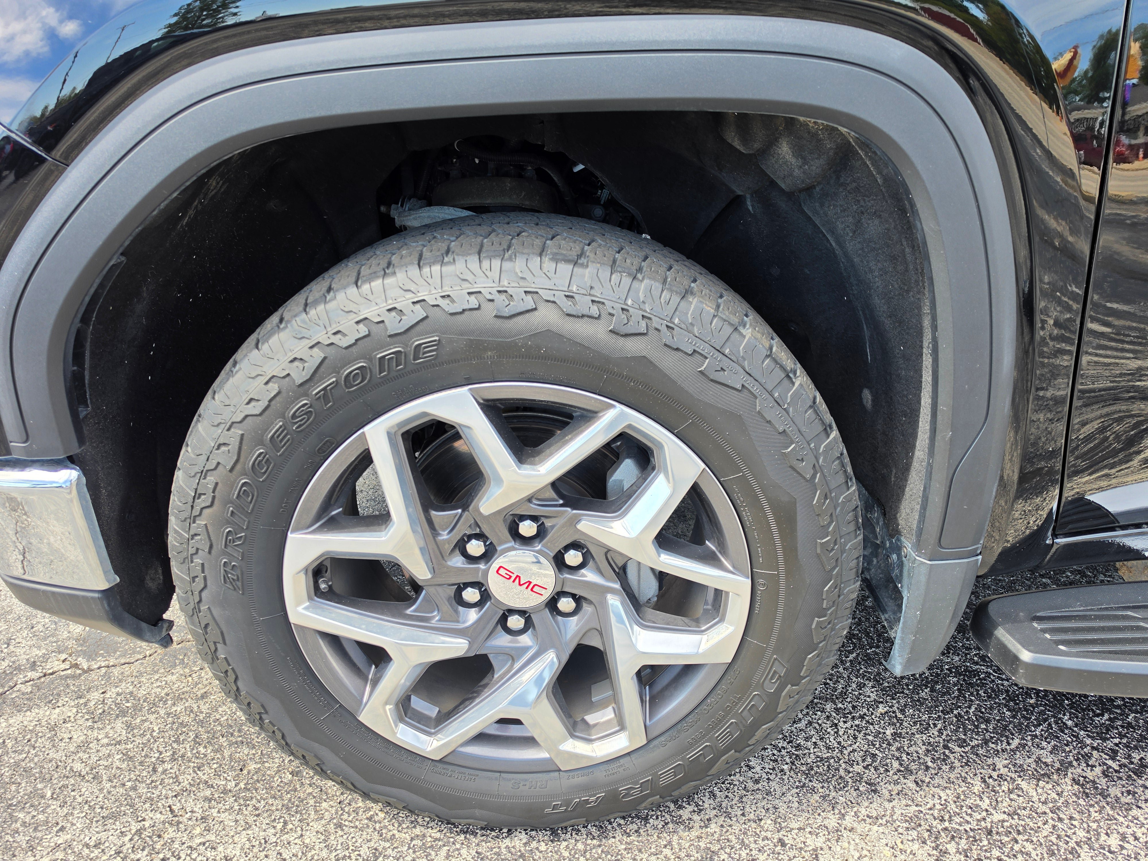 Used 2024 GMC Sierra 1500 SLT w/ SLT Premium Plus Package AWD/4WD image 16