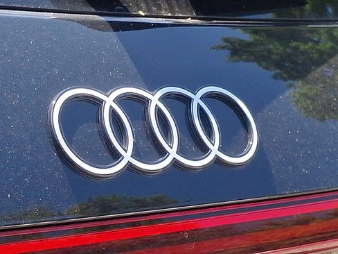 New 2025 Audi Q5 Premium image 18