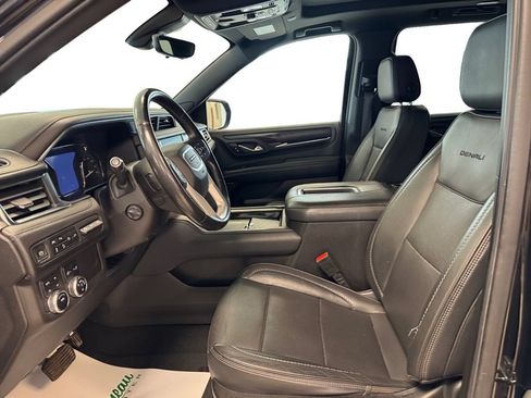 Used 2021 GMC Yukon XL Denali w/ Advanced Technology Package AWD/4WD image 10