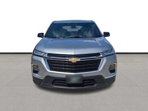 Used 2023 Chevrolet Traverse LS FWD image 2