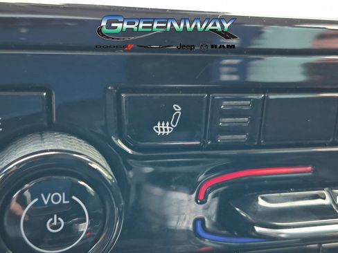 Used 2023 Jeep Grand Cherokee L Laredo w/ Luxury Tech Group I RWD image 30
