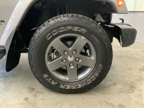 Used 2015 Jeep Wrangler Unlimited Sport AWD/4WD image 34