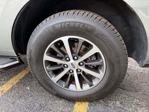 Used 2019 Ford Expedition XLT w/ Equipment Group 202A AWD/4WD image 34